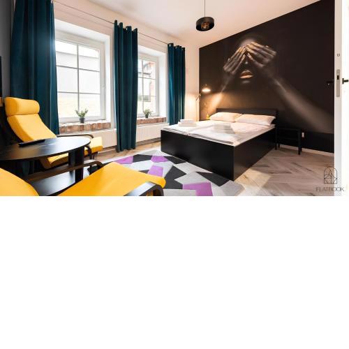 Flatbook - City Center Apartments Waterlane Vintage with Gym