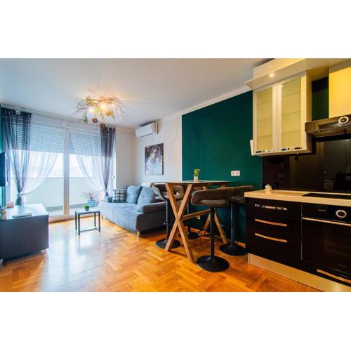 Flexible SelfCheckIns 114 - Zagreb - Bedroom - Loggia