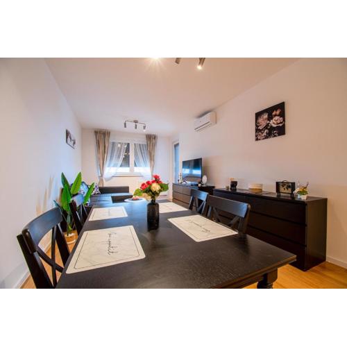 Flexible SelfCheckIns 41 - Zagreb - Luxury - Parking - Loggia - Brand New