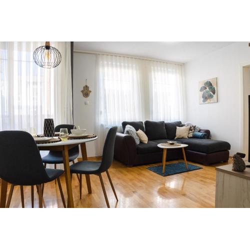 Flexible SelfCheckIns 52 - Zagreb - Parking - Loggia