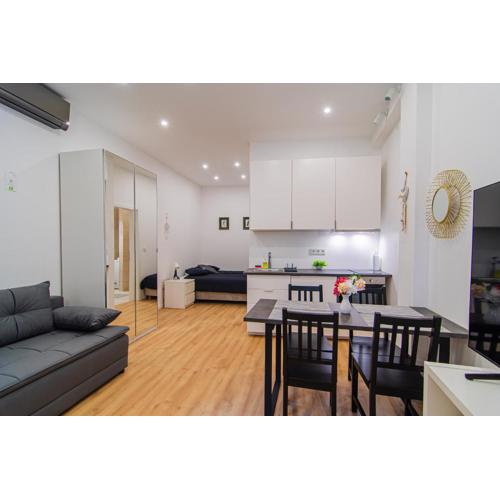 Flexible SelfCheckIns 61 & 62 - Zagreb - New - Center