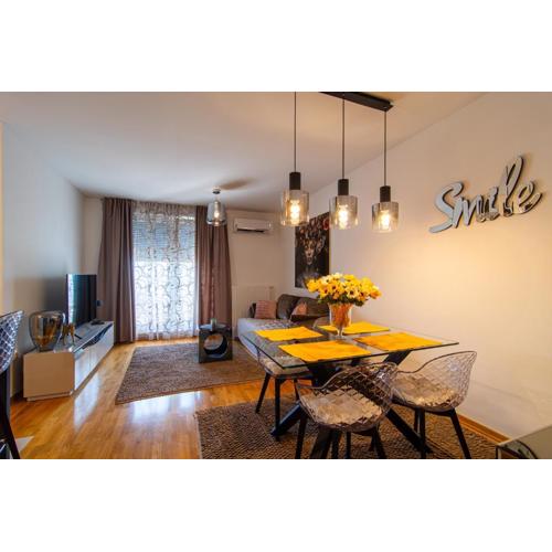 Flexible SelfCheckIns 74 - Zagreb - Garage - Loggia - New