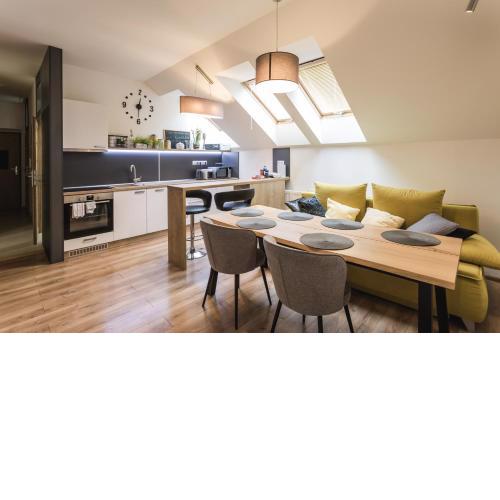 FLEXIHOME SK - Komenskeho - private parking spot - ultra modern and stylish