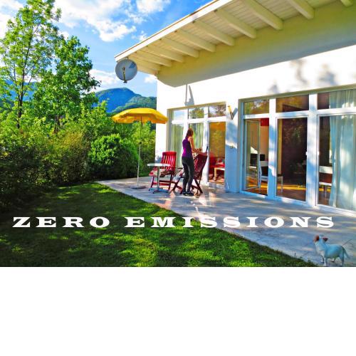 FLORES, Ferienhaus oder Doppelzimmer, im Grünen, 5 Gehminuten ins Zentrum, Parkplatz, zero emissions