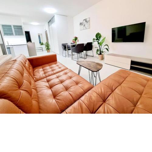 Florian Garden Apartment with private parking