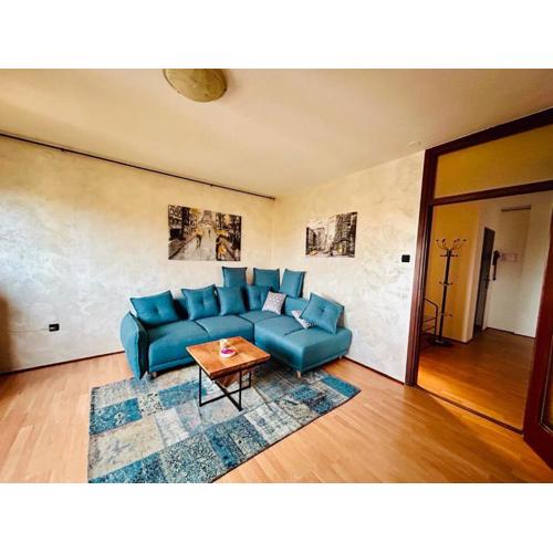 Fly by Suite - Zagreb Airport - 0-24h Self check in&out - Parking on site