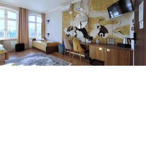 Forrest Apartments & Hostel