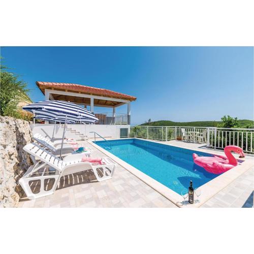 Four-Bedroom Holiday Home In Babino Polje