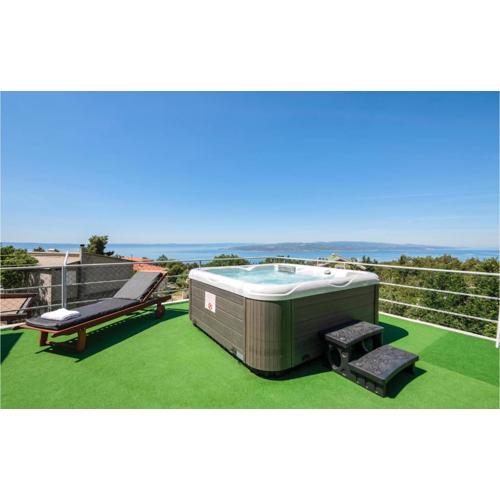 Four-Bedroom Holiday Home In Bast