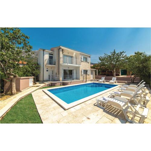 Four-Bedroom Holiday Home In Kastel Gomilica