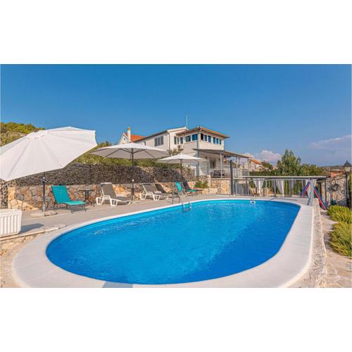 Four-Bedroom Holiday Home In Primosten