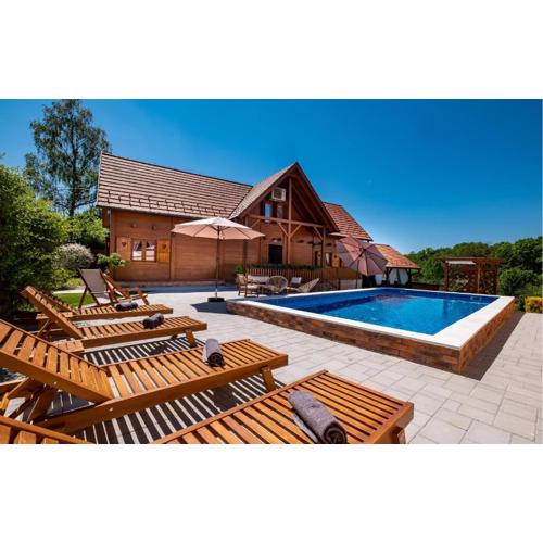 Four-Bedroom Holiday Home In Velika Buna