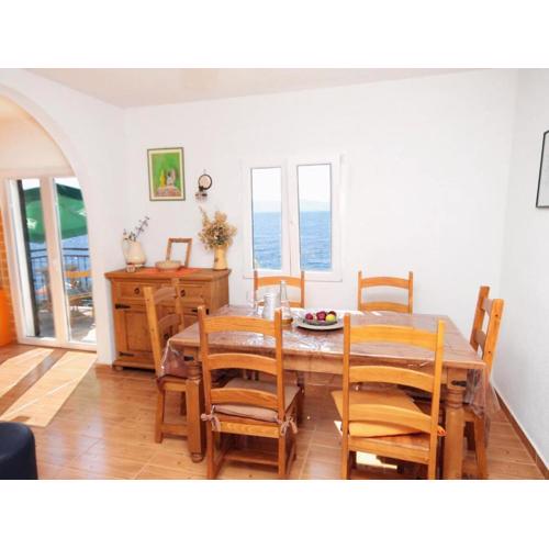 Four Bedroom Holiday Home