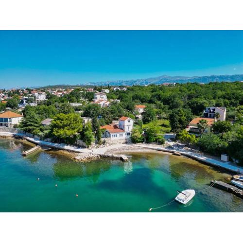 Four-Bedroom Seafront Villa in Maslenica