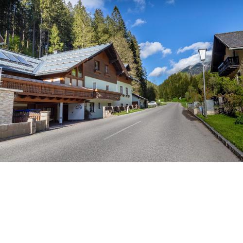 Four Seasons Lodge