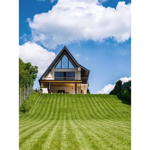 Franc Holiday House With a Spacious Terrace, Hot Tub And Sauna