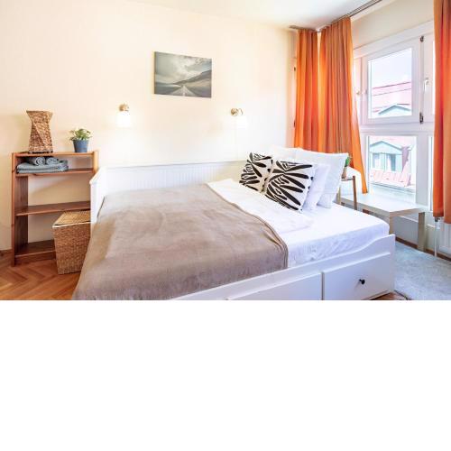 Free Parking - Central - Comfy