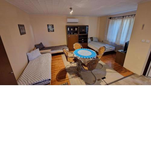 Friendly Apartment in the suburb.