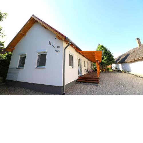 Friends & Family Apartmanok Velence