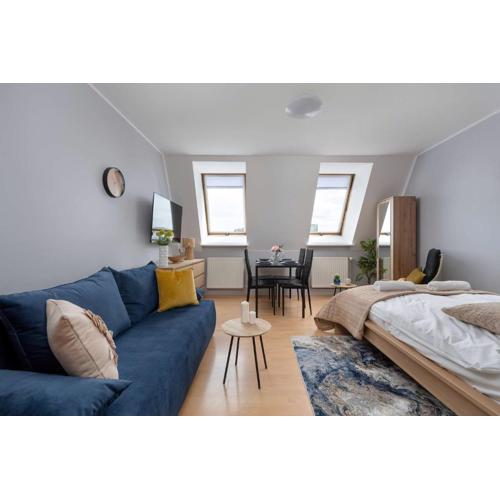 Functional Studio close to the Old Town by Noclegi Renters