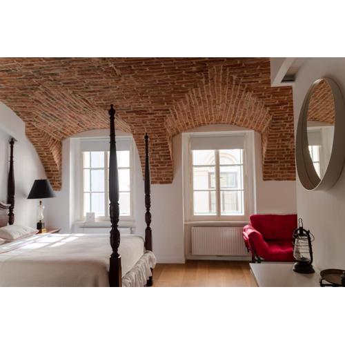 Funktastic Old-Town Condo