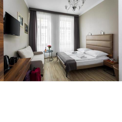 G12 Aparthotel