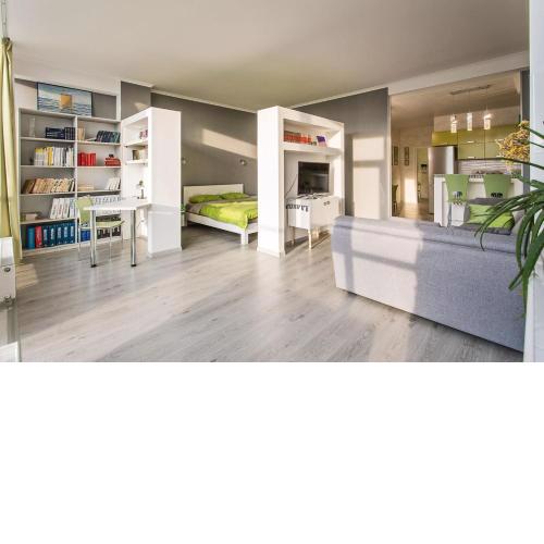Gagarin Plaza apartment 70 square metres on 12th floor