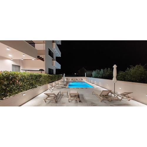 Garden Hill Apartment