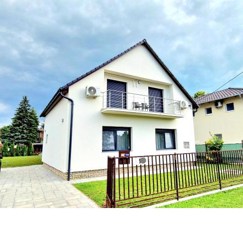 Garden House Zamárdi