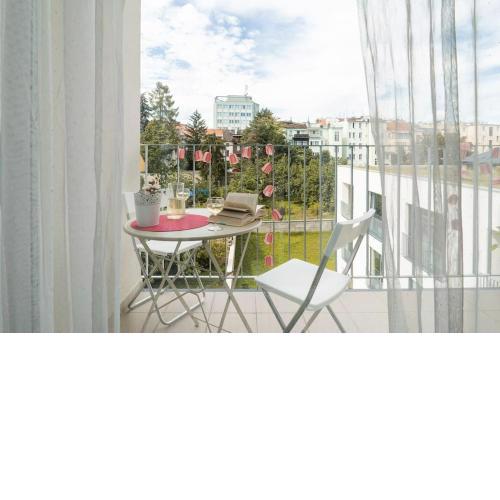 Garden View Studio with a balcony (self check in)