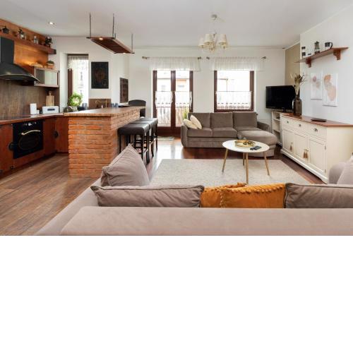 Gdynia Centrum Wyjątkowy Apartament przy Promenadzie z Balkonem by Noclegi Renters