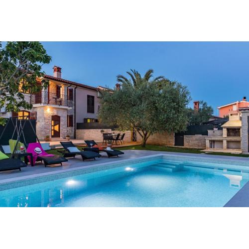 Gemütliches Stein Ferienhaus Mit Privatem Pool Und Terrasse Mit Grill