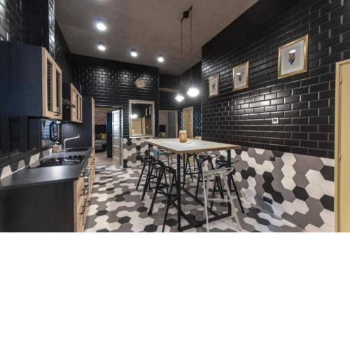 Geometric Luxury Apartment in the center with 3BR