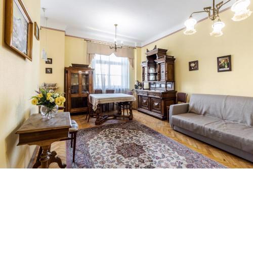 George Apartment