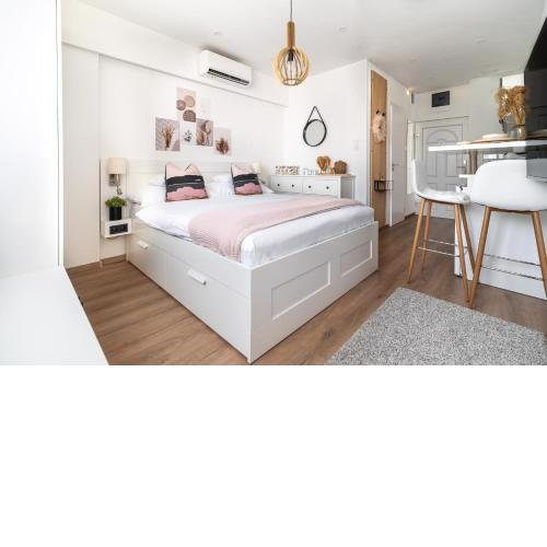 Geri Modern Home