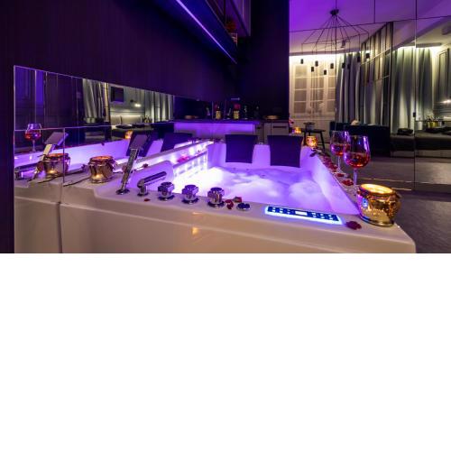 Glamour Jacuzzi Apartment