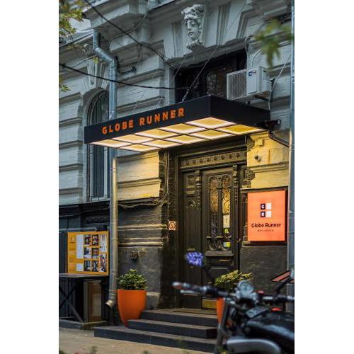 Globe Runner Hotel & Hostel