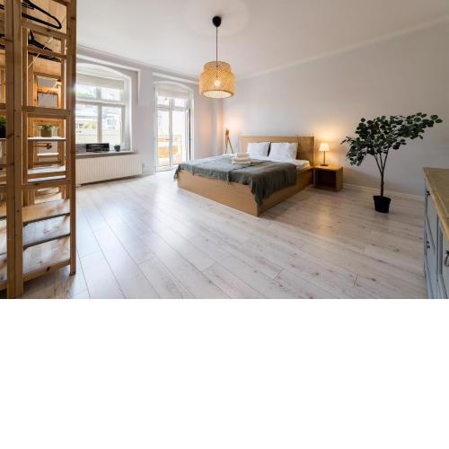 Głogowska Spacious Apartment