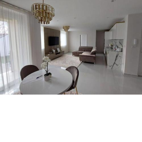 Gold Home