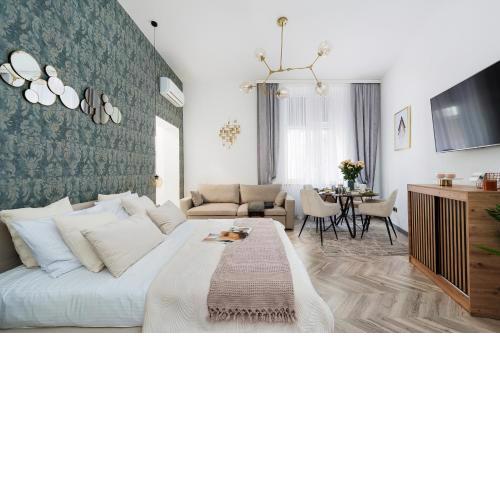 Golden Apartment - LoftAffair