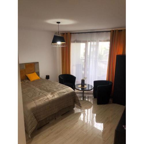 Golden Apartment