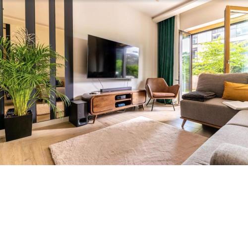 Golden Apartments Warsaw - Two Bedrooms Luxury Apartment in the Center - Mennica Residence