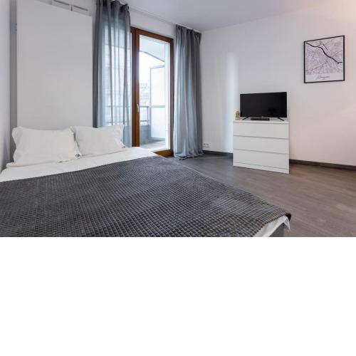 Golden Apartments Warsaw Solidarnosci 60B 37