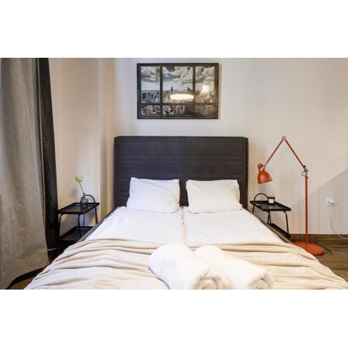 Golden Apartments Wroclaw- Cozy Studio - City Center&K24