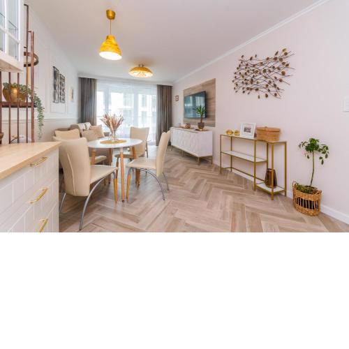 Golden Azzure by Grand Apartments