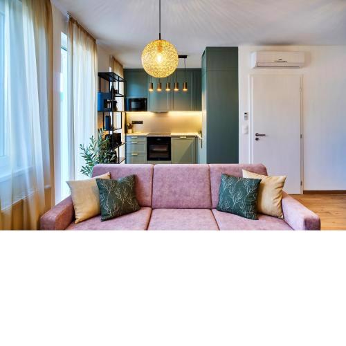 Golden Bard Suite