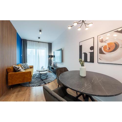Golden City Haven by Aparo - Nowy Apartament, Winda, Balkon, Szpital CKD, Uniwersytet