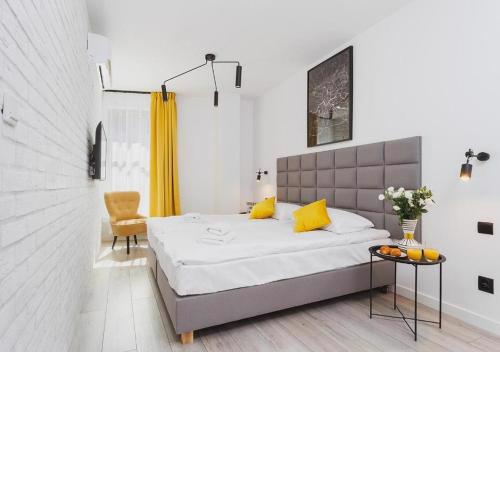 Golden Honey Apartments