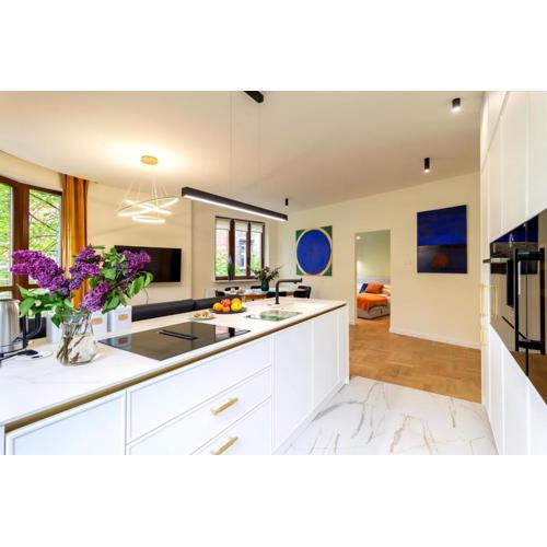 Golden hour, 2 bedroom, with underground parking