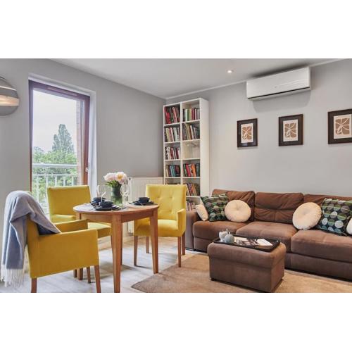 Golden Hour Apartments- Platan 16
